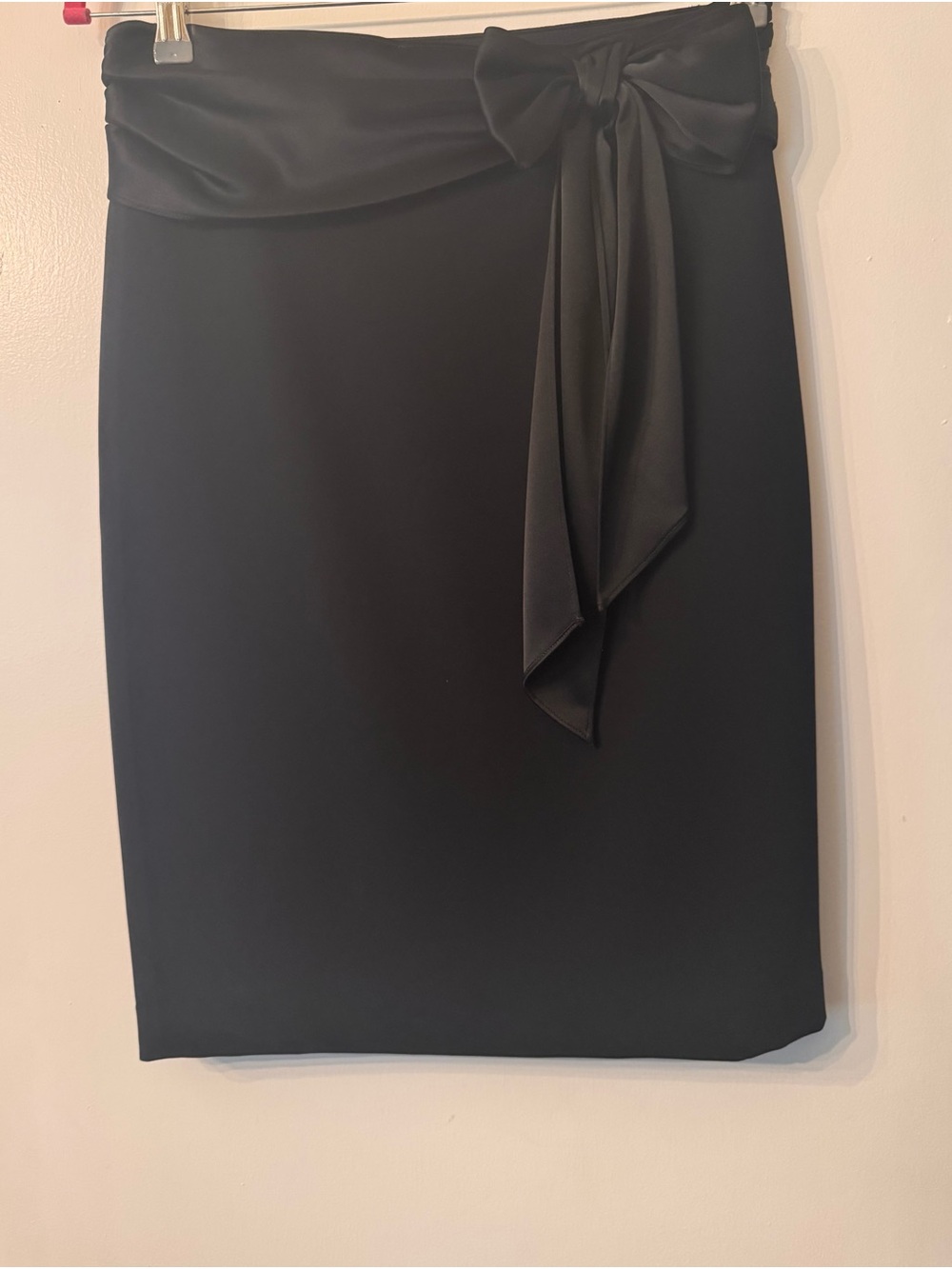 St. John Black Satin-Waist Pencil Skirt